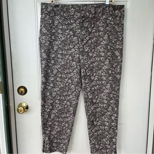 •Tinsel• Gray Floral Patterned Cropped Pants - Size 33